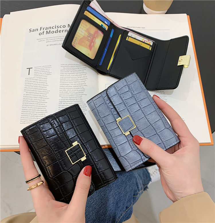 Small wallet female have cash less than that is registered in the accounts Korean version 2021 new pattern fashion Crocodile pattern Embossing Buckles coin purse Triple fold Card bag tide
