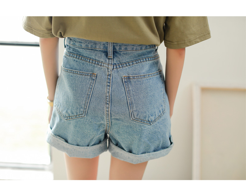 loose fit jean shorts womens