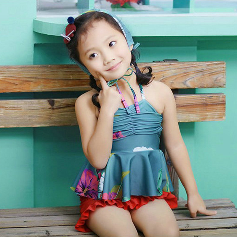 Buy Korean version of children's swimsuit cute girl hot spring split ...