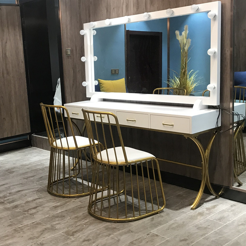 professional makeup desk