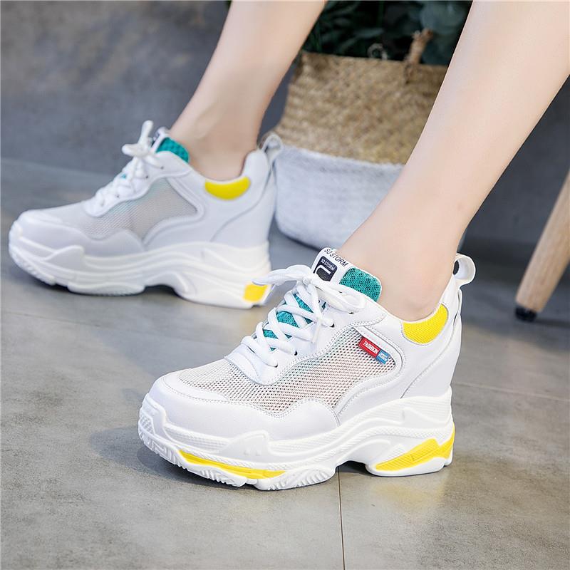 girls white sport shoes